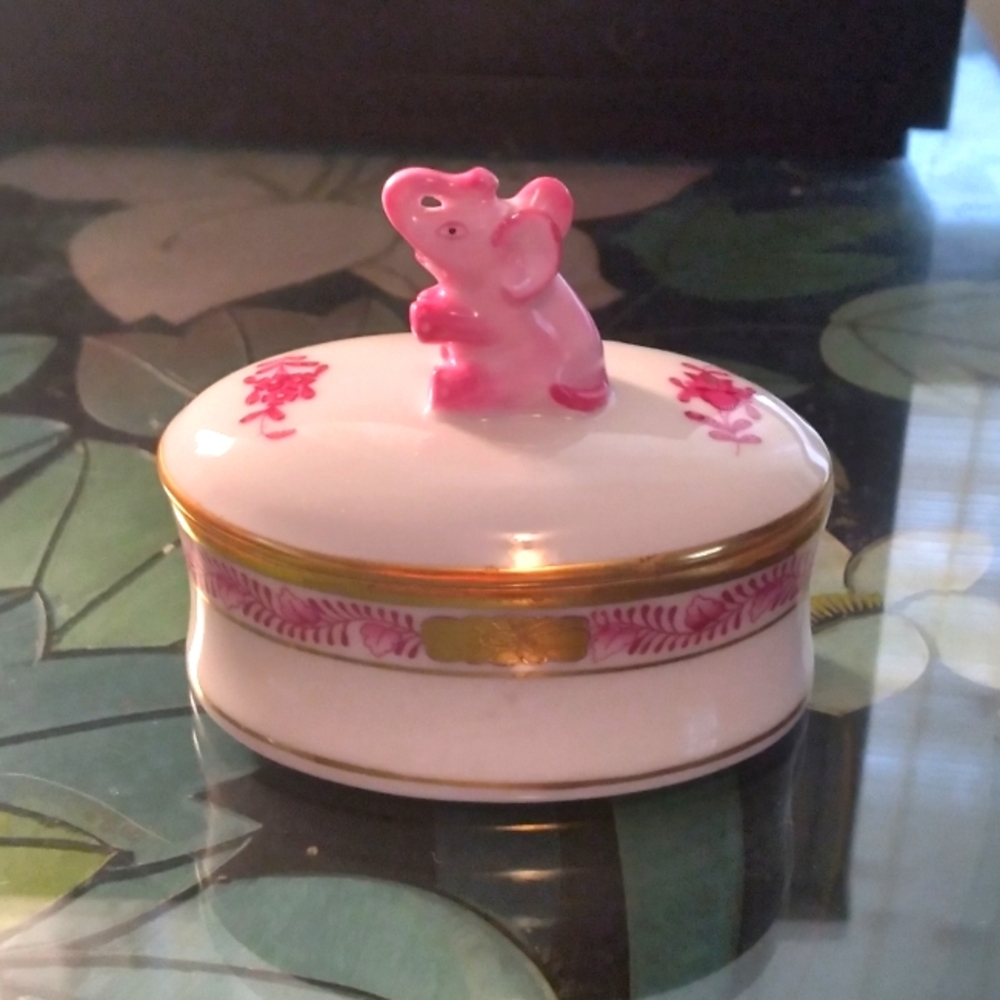 RARE Herend Hungary Handpainted Porcelain Trinket Box with Elephant Figure